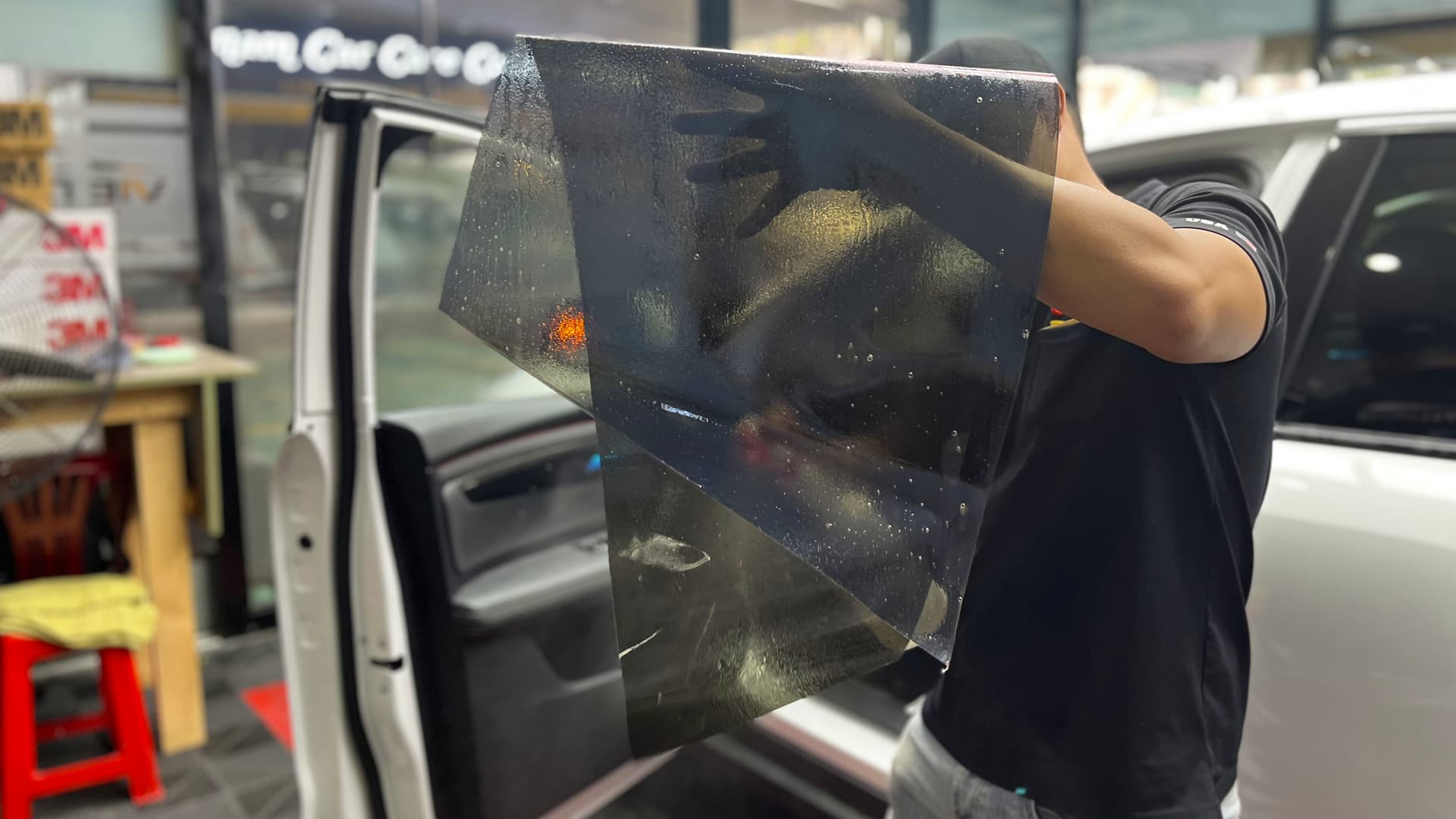 Dán phim cách nhiệt xe khách - Sự lựa chọn hàng đầu cho xe khách hiện đại 1 Dán phim cách nhiệt xe khách