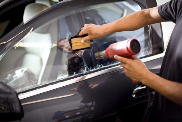 Kỹ thuật dán phim cách nhiệt ô tô ở đâu là tốt nhất?