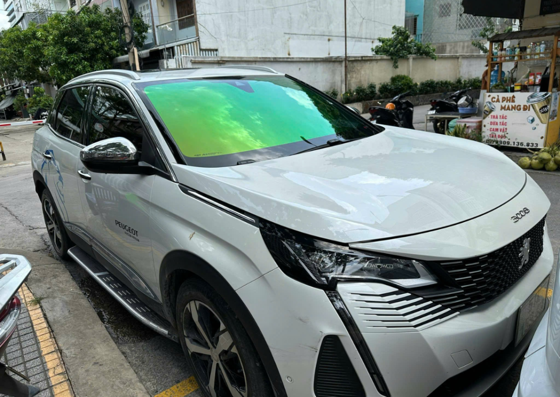 Vì sao nên chọn dán phim ô tô trọn gói? Những lợi ích bất ngờ 3 Dán phim ô tô trọn gói