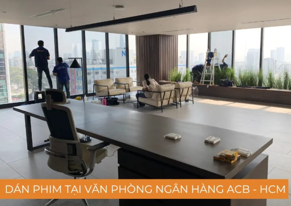 Ảnh: Dán phim cách nhiệt chống chói cho văn phòng ACB Ảnh: Dán phim cách nhiệt chống chói cho văn phòng ACB
