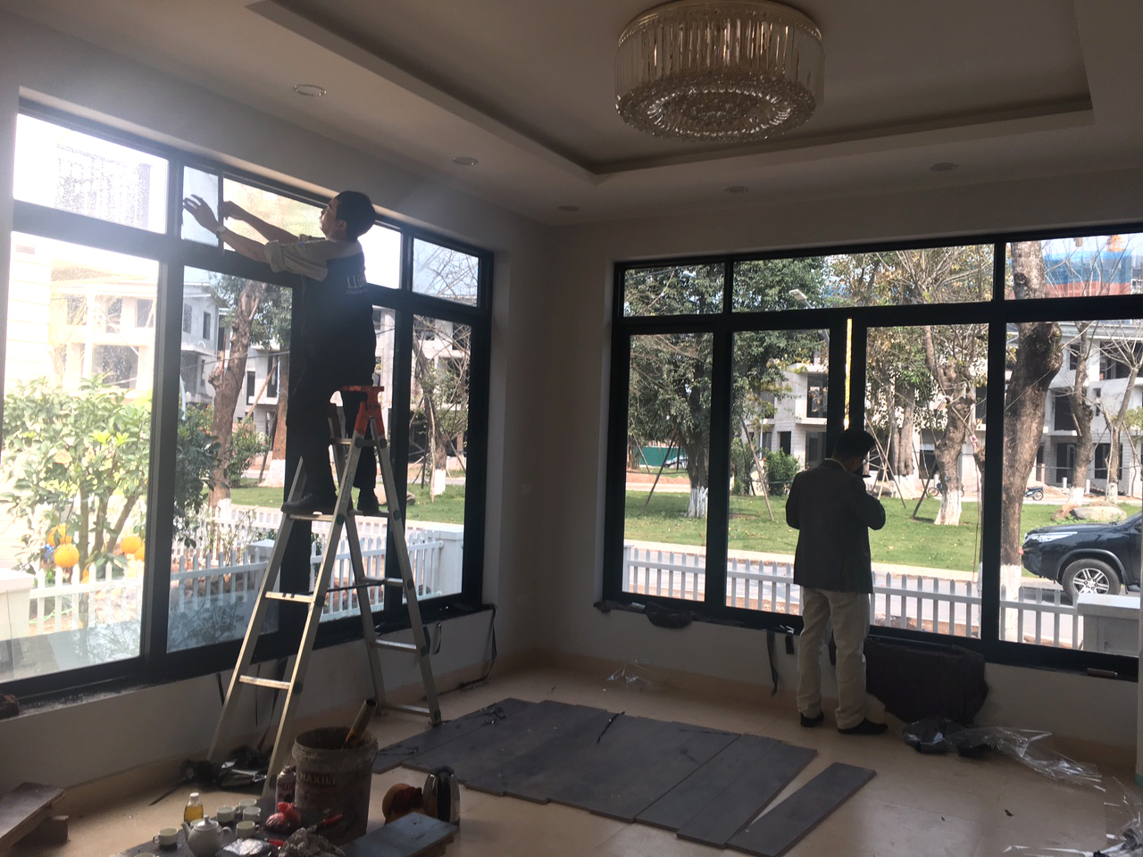 Ảnh: Phim cách nhiệt tiết kiệm điện cho văn phòng