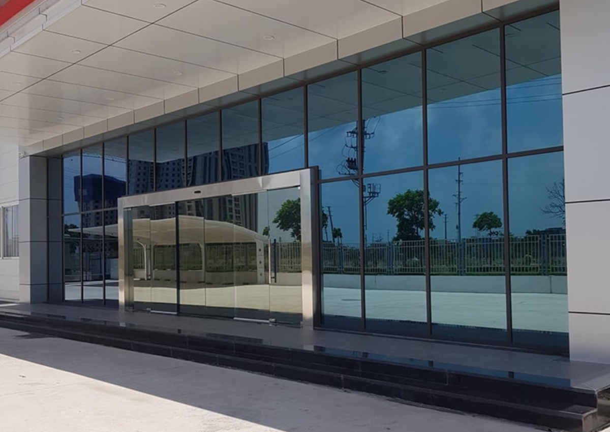 Dán phim cách nhiệt cho nhà văn phòng giúp tiết kiệm 20-30% chi phí điện , thậm chí lên đến 40%