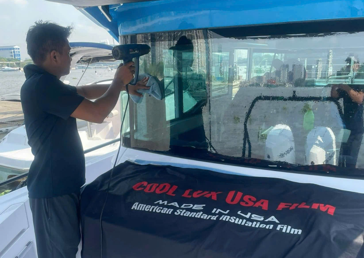 Quy trình thi công dán phim cách nhiệt du thuyền tại Coolluxhome