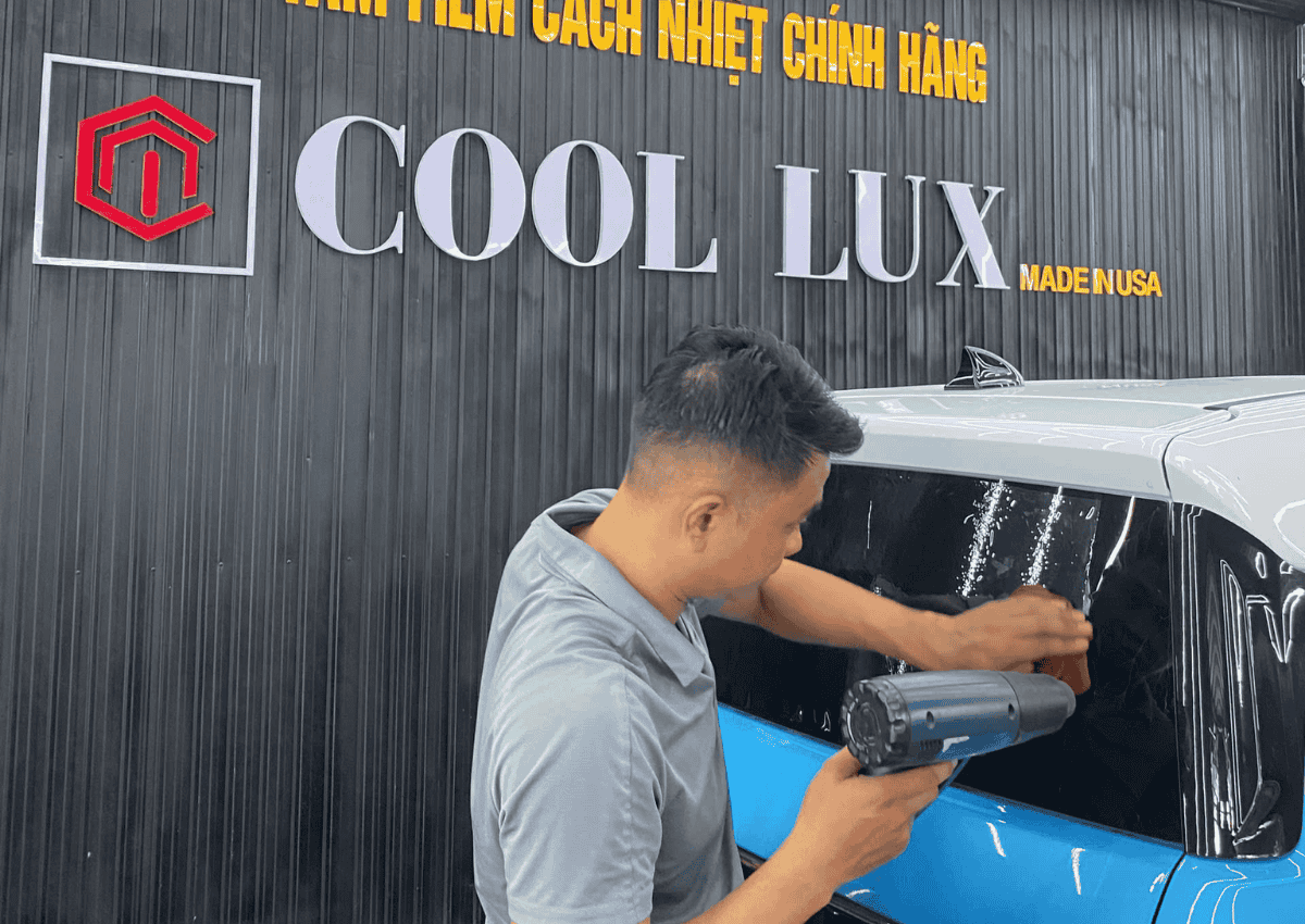 Quy trình dán phim cách nhiệt xe điện VF5