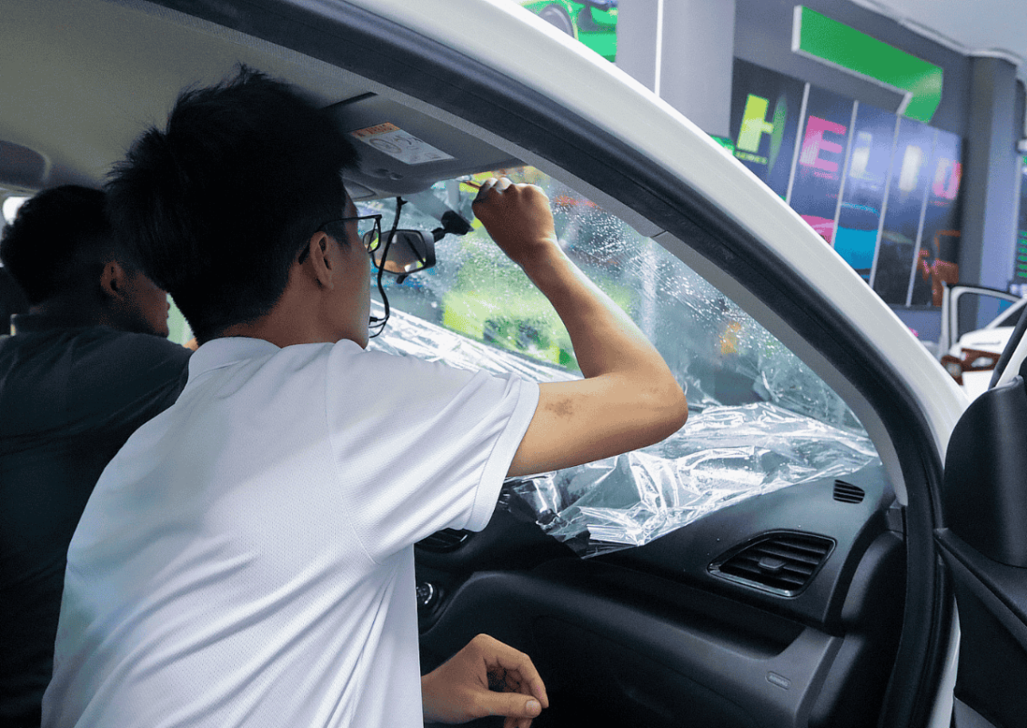 Top 7 thương hiệu phim cách nhiệt xe điện tốt nhất 2025 được tin dùng tại Việt Nam 1 Thực trạng khi lựa chọn thương hiệu phim cách nhiệt xe điện tốt hiện nay