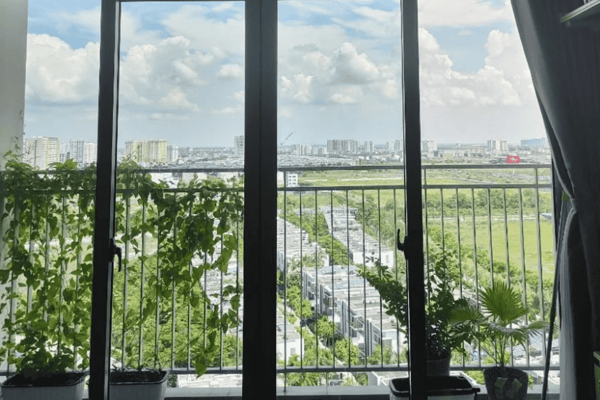 Dán phim cách nhiệt cửa kính chung cư giúp chống nóng và bảo vệ sức khỏe 2 Dán phim cách nhiệt toà nhà chung cư mang lại lợi ích gì?