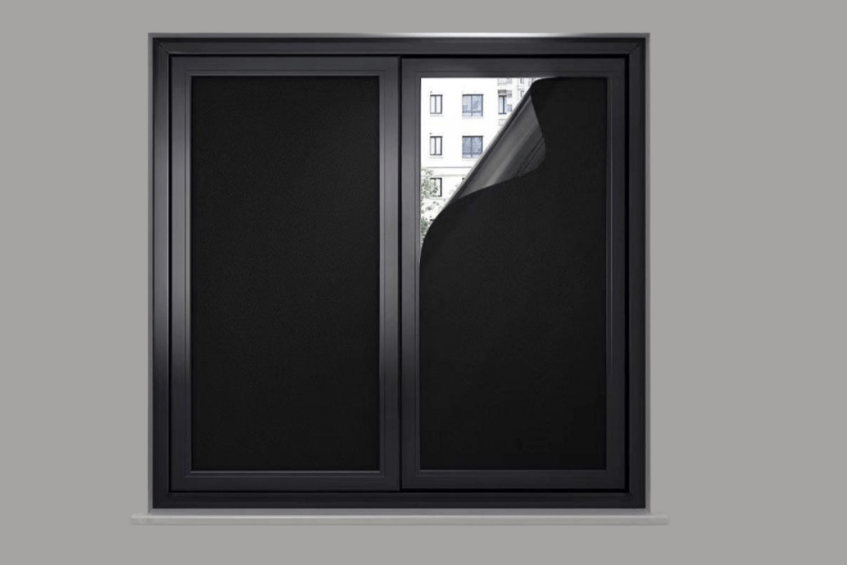 Decal đen dán kính