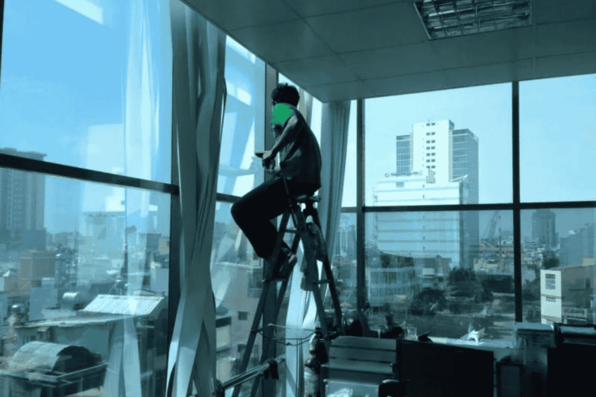 Cách dán decal không bị nhăn: 5 Bước đơn giản giúp bạn dán kính đẹp như thợ 3 Mẹo xử lý khi dán bị lỗi nhăn và nổi bong bóng