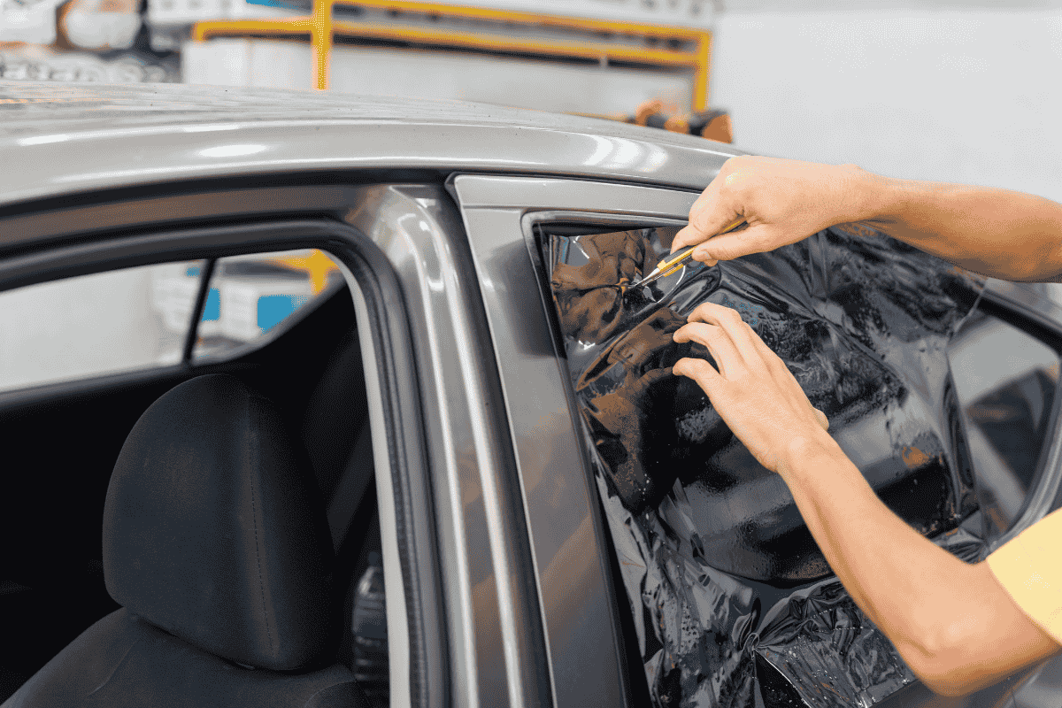 Miếng dán cửa kính chống nhìn trộm