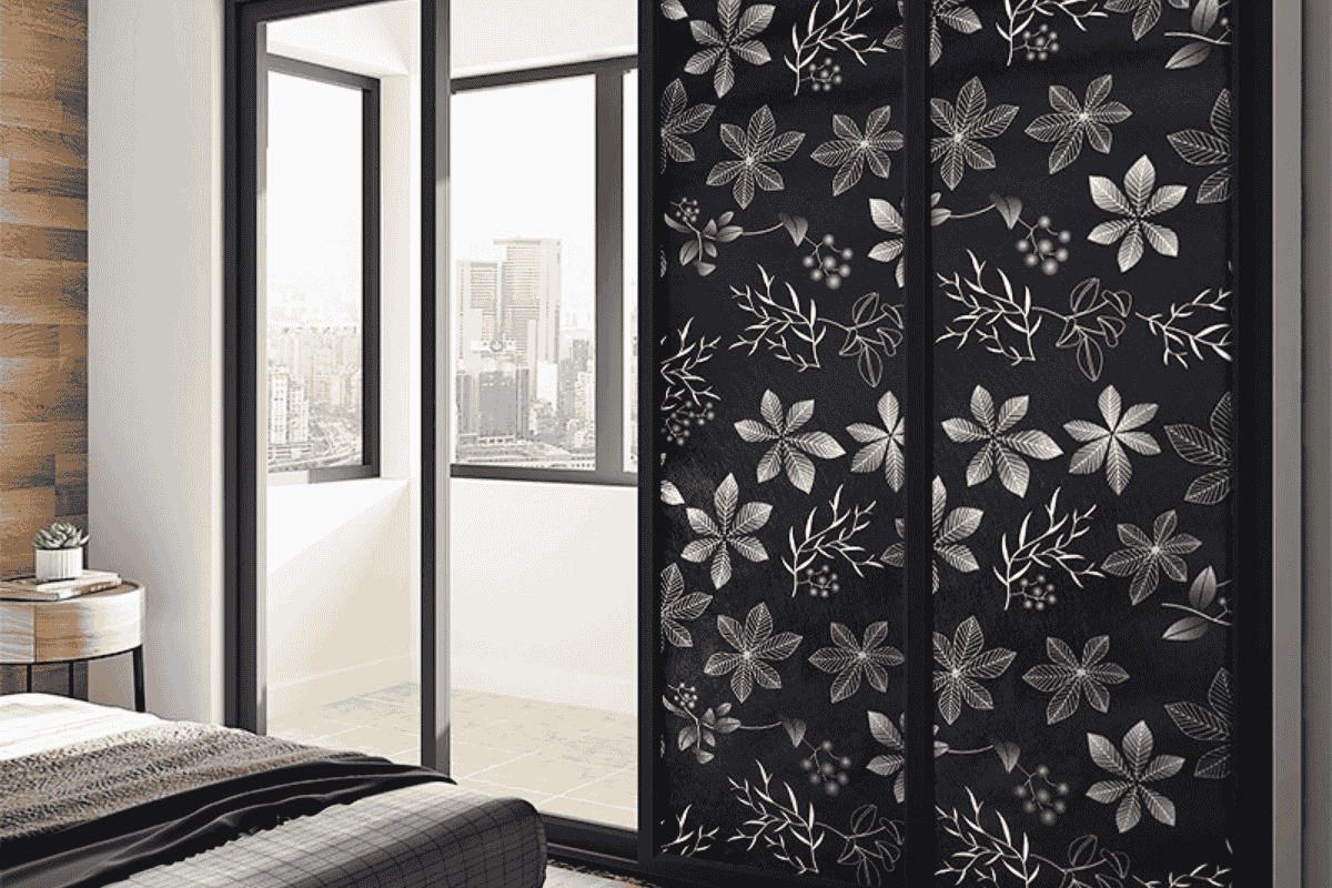 giấy dán kính cửa sổ phòng ngủ