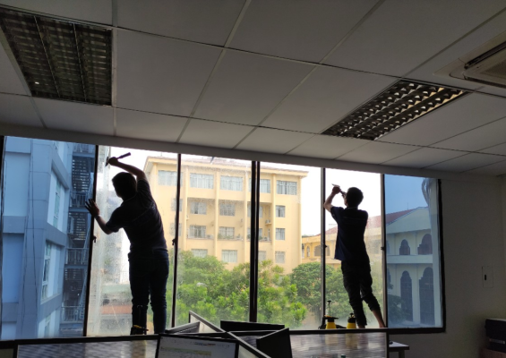 Dán phim cách nhiệt căn hộ tầng cao